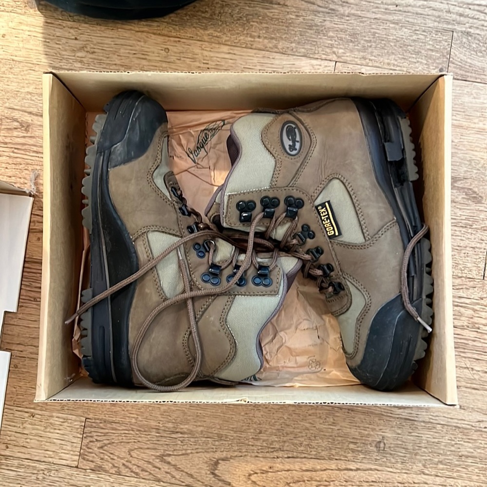 Gore-Tex hiking boots - Vasque Clarion GTX